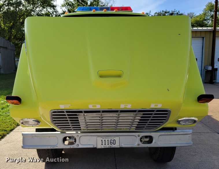 image for item DM8063 1979 Ford F700  pumper fire truck