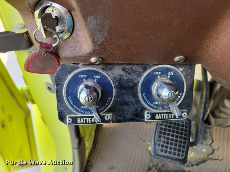 image for item DM8063 1979 Ford F700  pumper fire truck