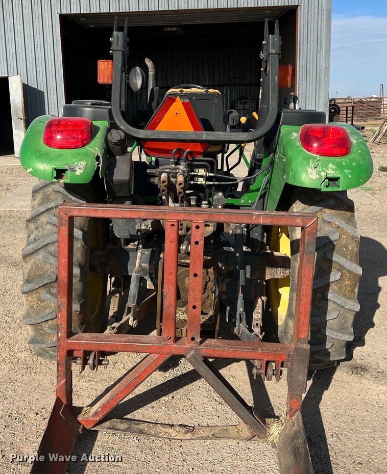 image for item DO8743 2004 John Deere 5220  MFWD tractor