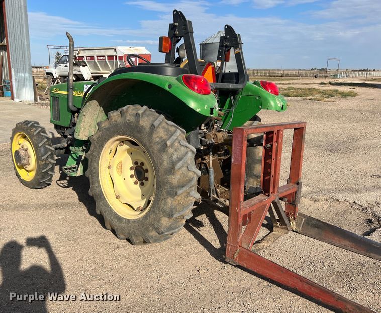 image for item DO8743 2004 John Deere 5220  MFWD tractor