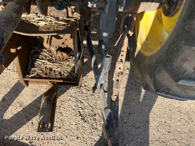 image for item DO8743 2004 John Deere 5220  MFWD tractor