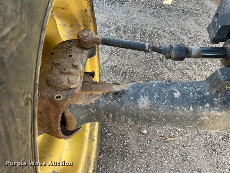 image for item DO8743 2004 John Deere 5220  MFWD tractor