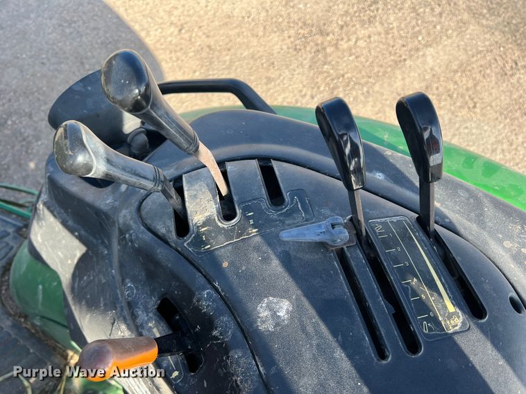 image for item DO8743 2004 John Deere 5220  MFWD tractor