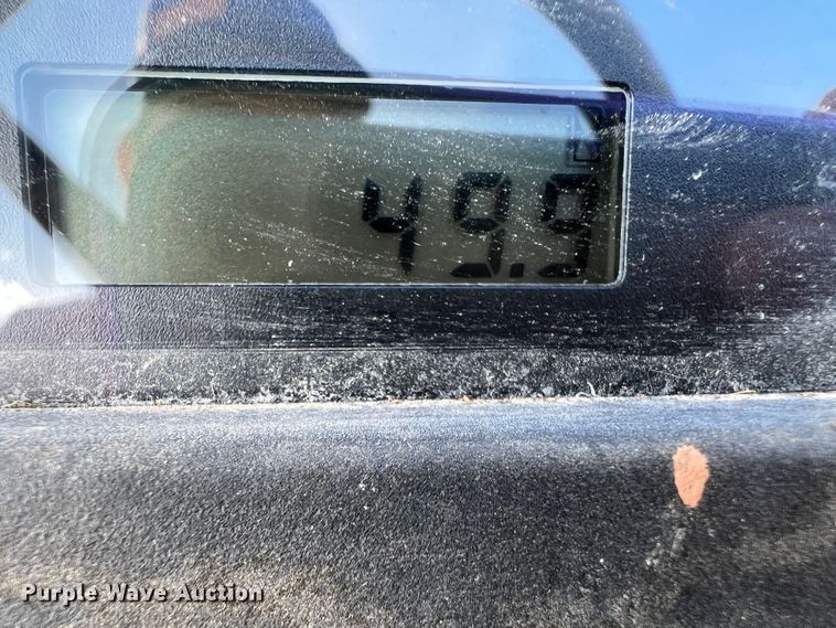 image for item DO8743 2004 John Deere 5220  MFWD tractor