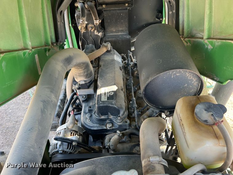 image for item DO8743 2004 John Deere 5220  MFWD tractor