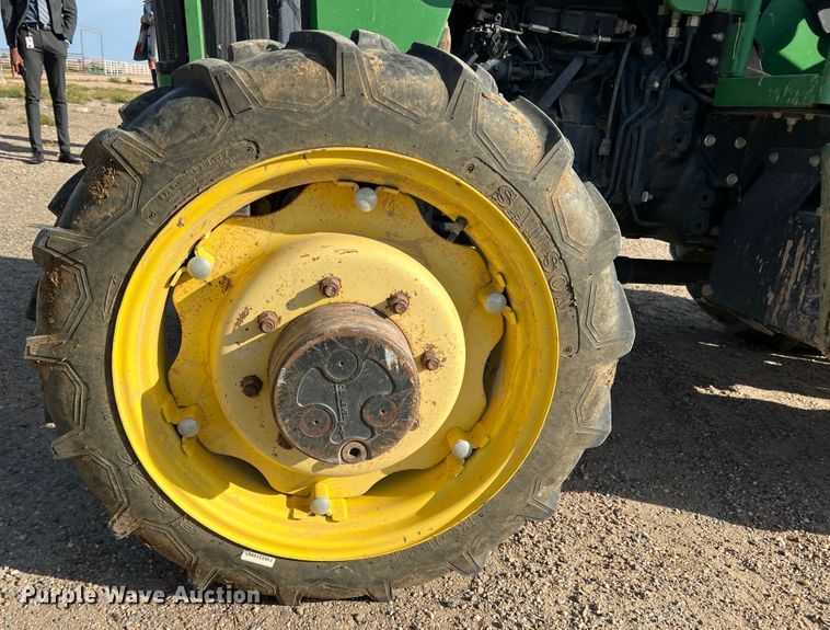 image for item DO8743 2004 John Deere 5220  MFWD tractor