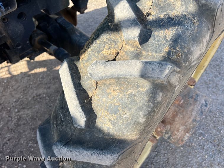 image for item DO8743 2004 John Deere 5220  MFWD tractor