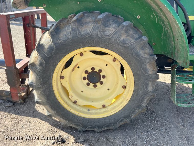 image for item DO8743 2004 John Deere 5220  MFWD tractor