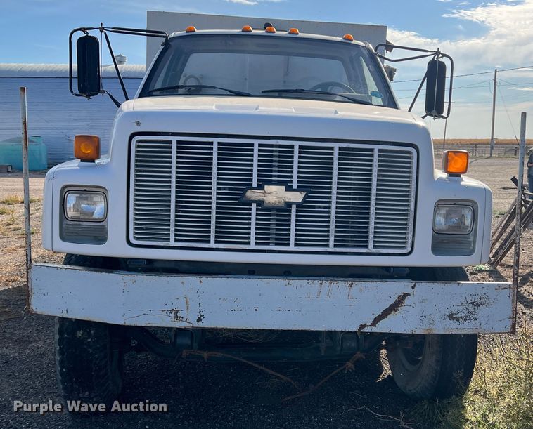 image for item DO8745 1992 Chevrolet Kodiak C5500  feed mixer truck