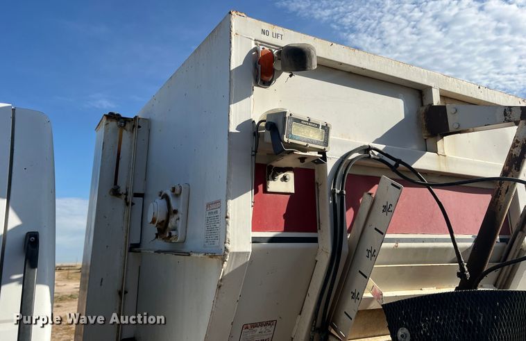 image for item DO8745 1992 Chevrolet Kodiak C5500  feed mixer truck