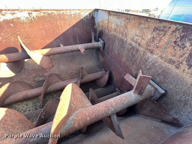 image for item DO8745 1992 Chevrolet Kodiak C5500  feed mixer truck