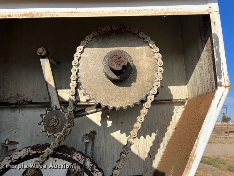 image for item DO8745 1992 Chevrolet Kodiak C5500  feed mixer truck