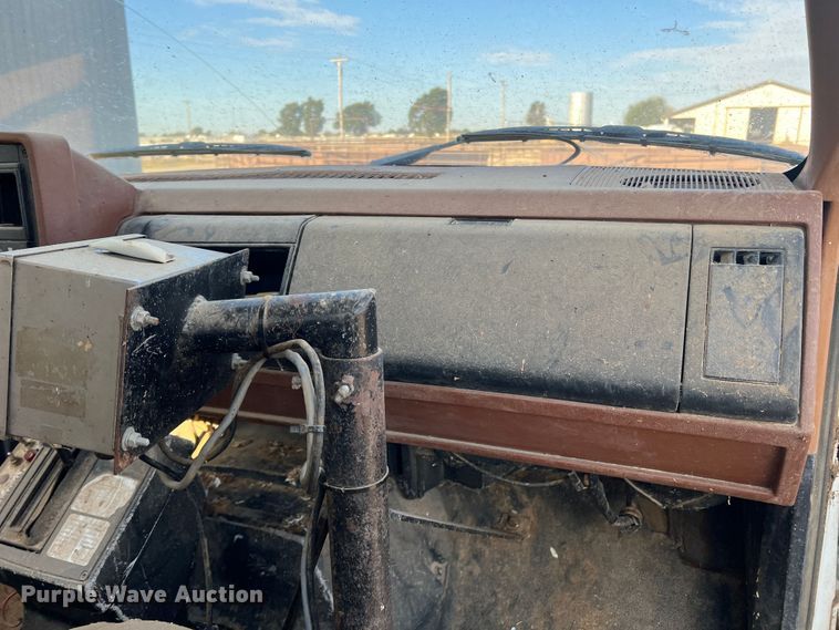 image for item DO8745 1992 Chevrolet Kodiak C5500  feed mixer truck