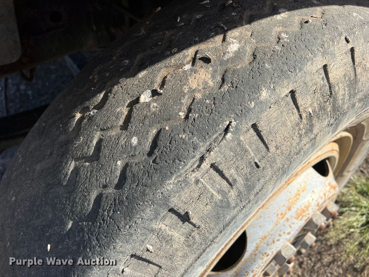 image for item DO8745 1992 Chevrolet Kodiak C5500  feed mixer truck