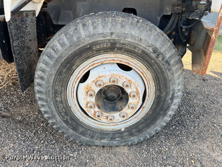 image for item DO8745 1992 Chevrolet Kodiak C5500  feed mixer truck