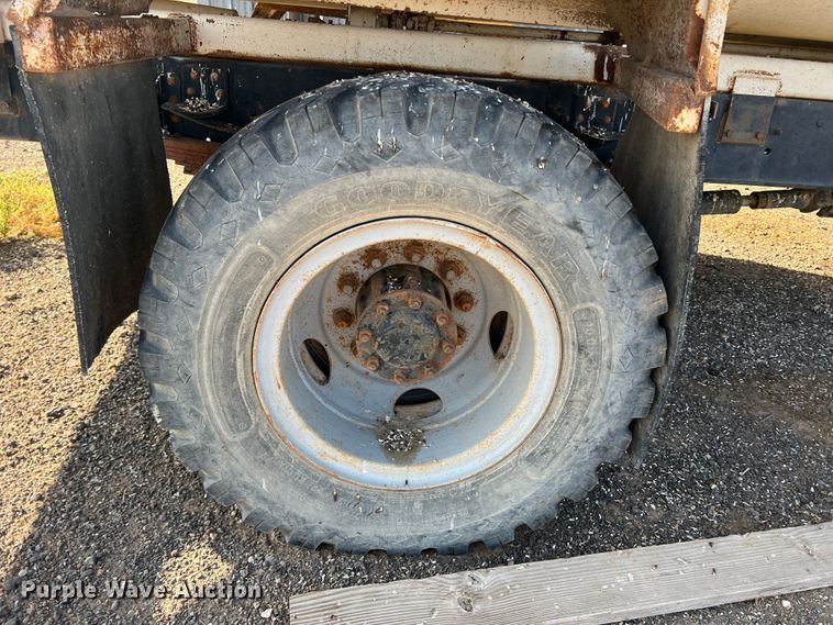 image for item DO8745 1992 Chevrolet Kodiak C5500  feed mixer truck