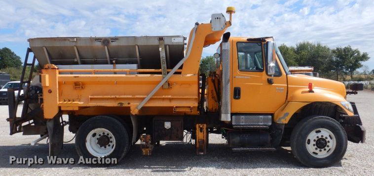 image for item DP0342 2005 International 7400  dump truck