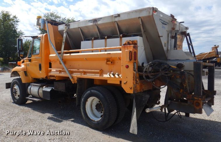 image for item DP0342 2005 International 7400  dump truck