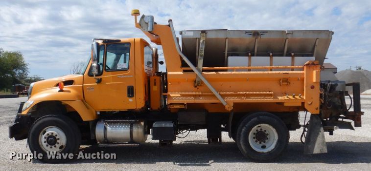 image for item DP0342 2005 International 7400  dump truck