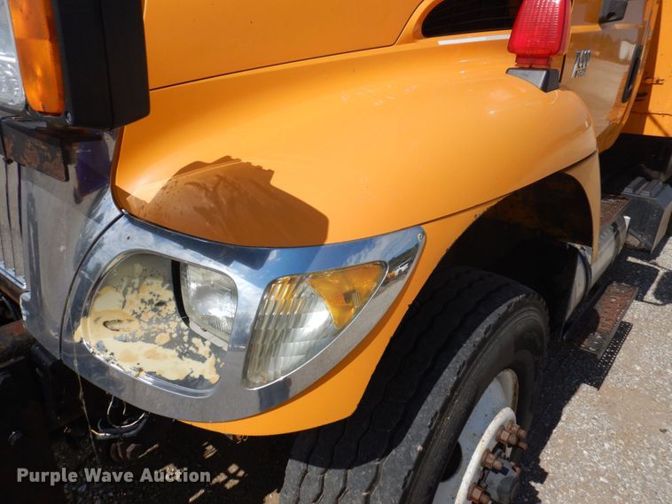 image for item DP0342 2005 International 7400  dump truck