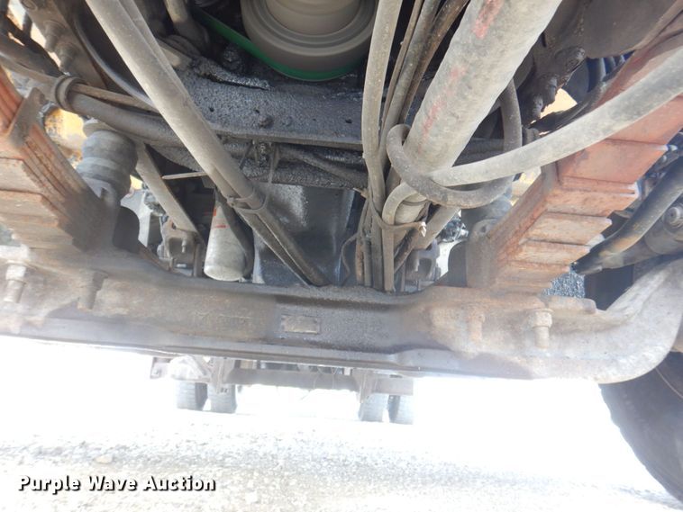 image for item DP0342 2005 International 7400  dump truck