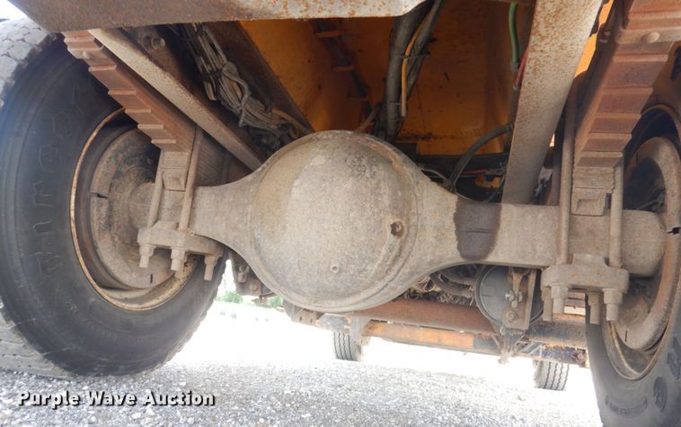 image for item DP0342 2005 International 7400  dump truck