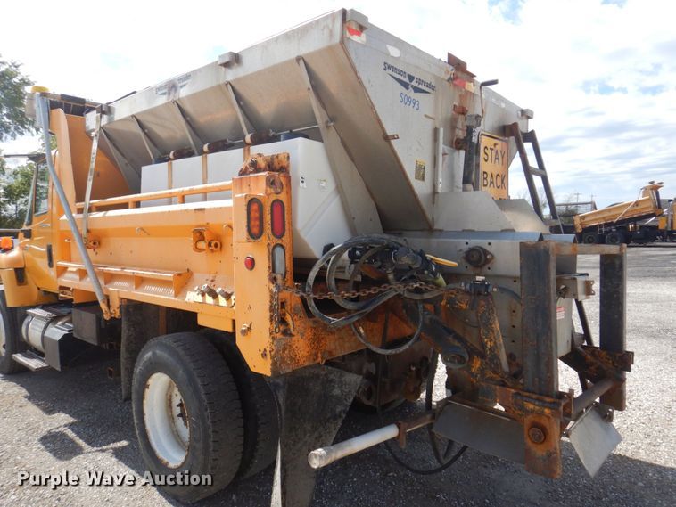 image for item DP0342 2005 International 7400  dump truck