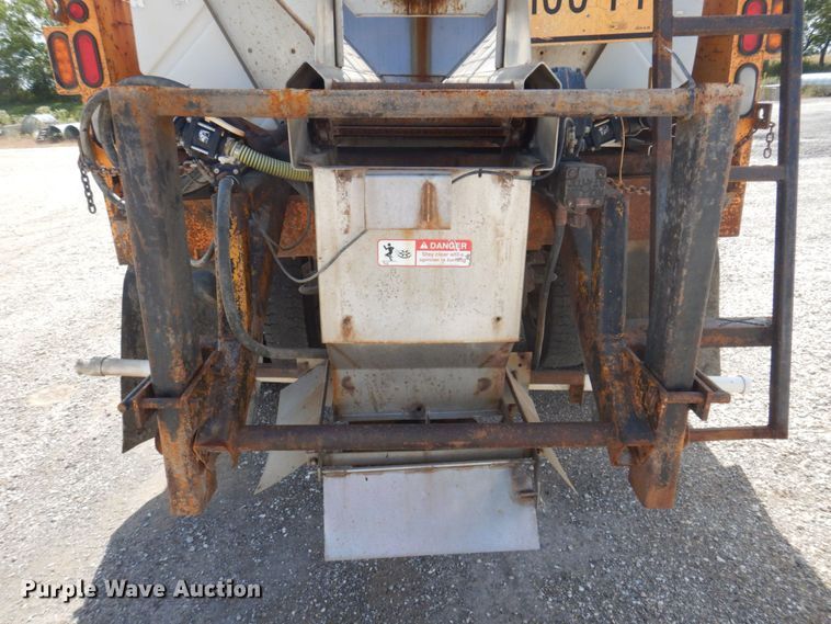 image for item DP0342 2005 International 7400  dump truck