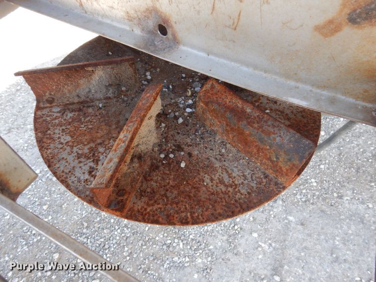 image for item DP0342 2005 International 7400  dump truck