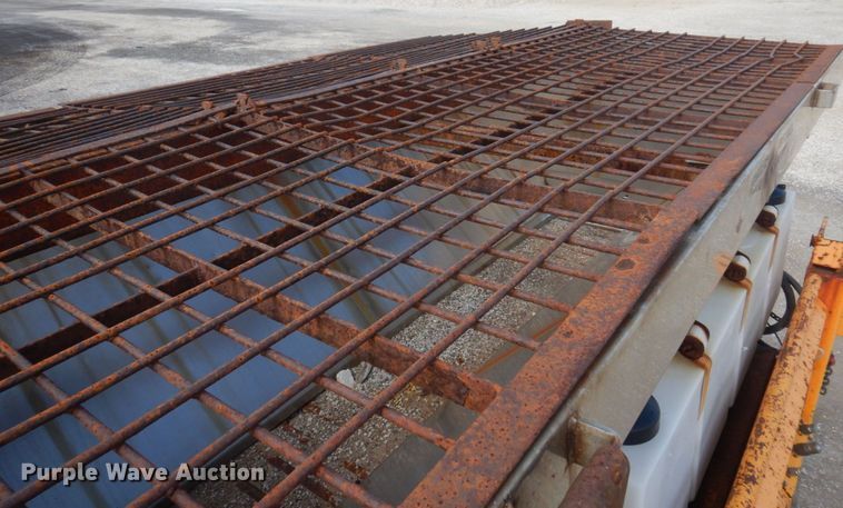 image for item DP0342 2005 International 7400  dump truck