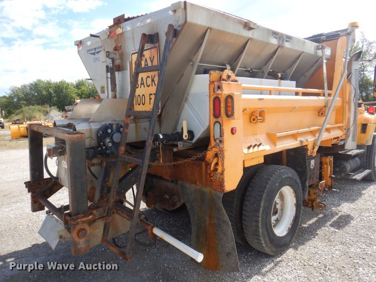 image for item DP0342 2005 International 7400  dump truck