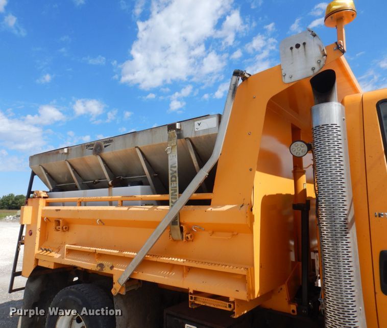 image for item DP0342 2005 International 7400  dump truck