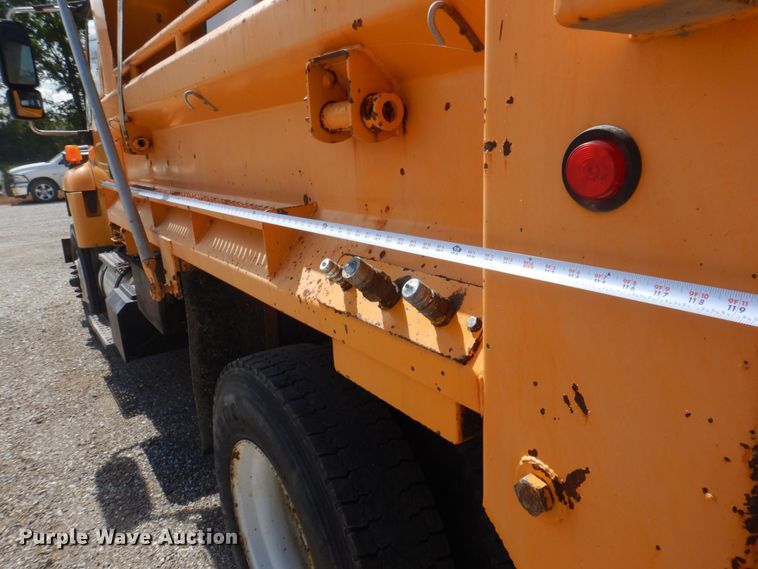 image for item DP0342 2005 International 7400  dump truck