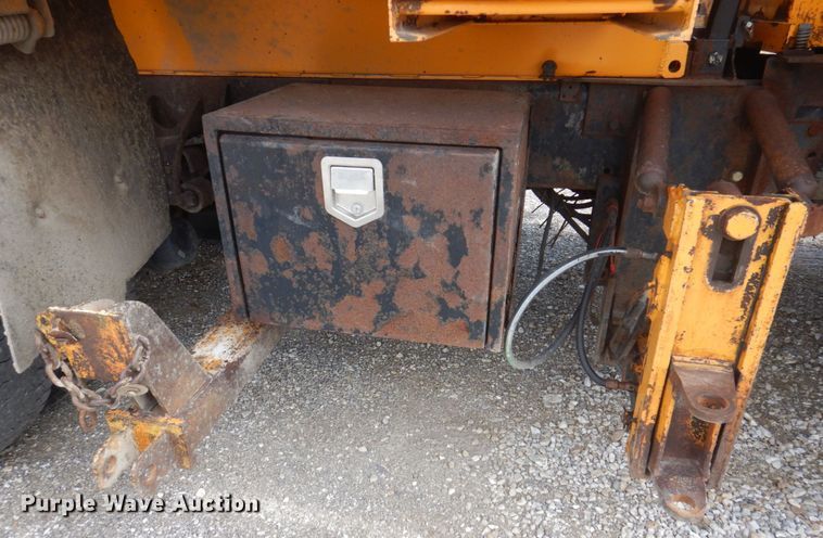 image for item DP0342 2005 International 7400  dump truck