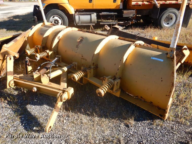 image for item DP0342 2005 International 7400  dump truck