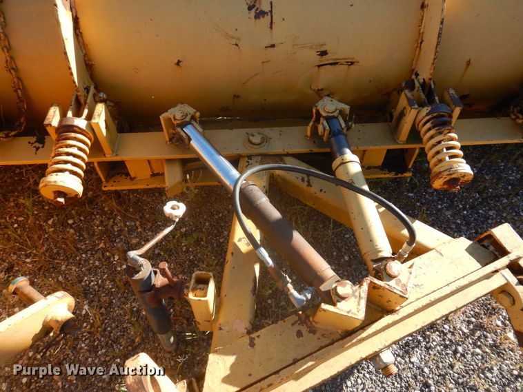 image for item DP0342 2005 International 7400  dump truck