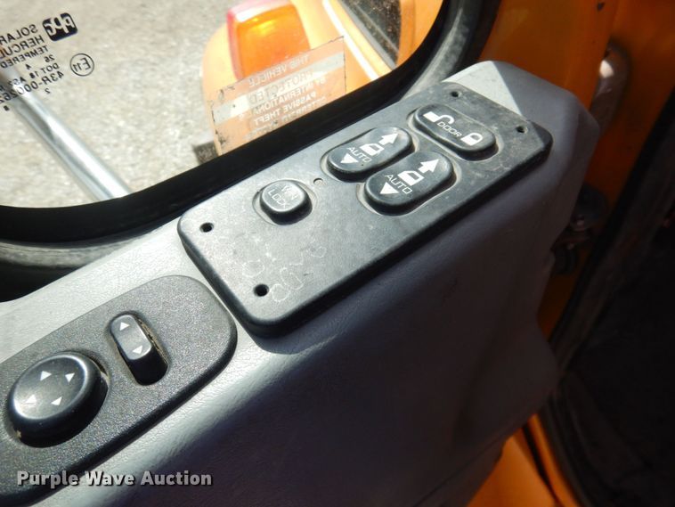 image for item DP0342 2005 International 7400  dump truck