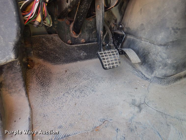 image for item DP0342 2005 International 7400  dump truck