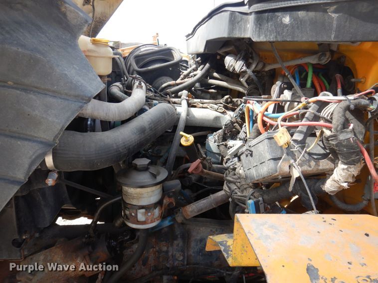 image for item DP0342 2005 International 7400  dump truck