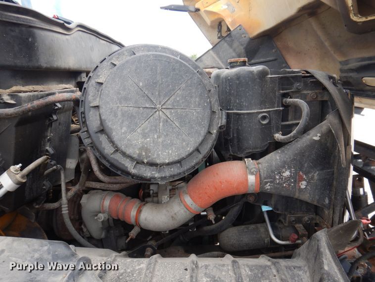 image for item DP0342 2005 International 7400  dump truck