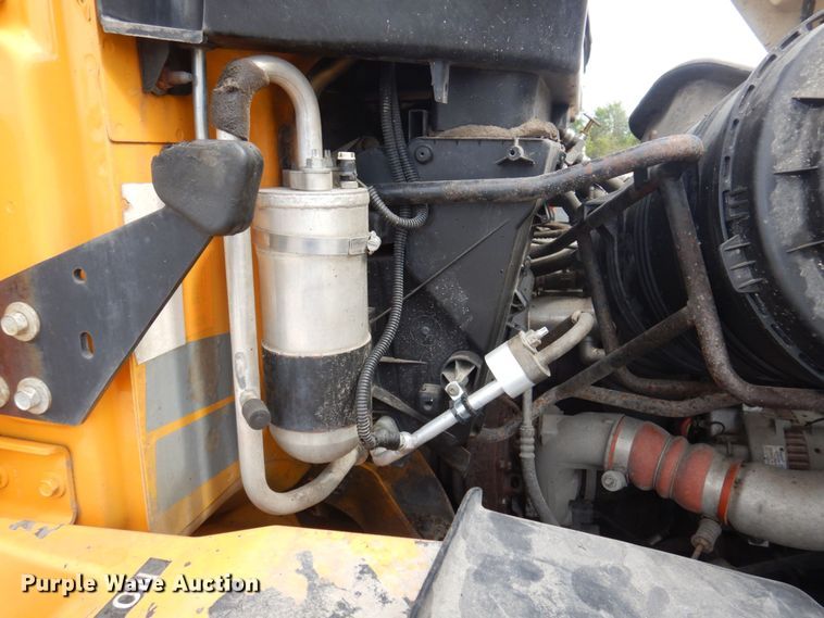 image for item DP0342 2005 International 7400  dump truck