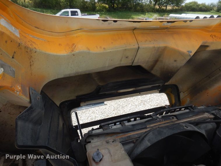 image for item DP0342 2005 International 7400  dump truck