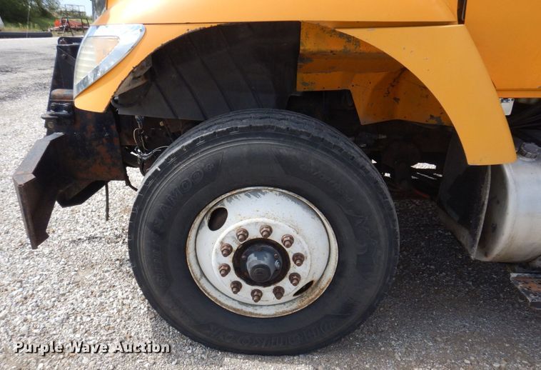 image for item DP0342 2005 International 7400  dump truck