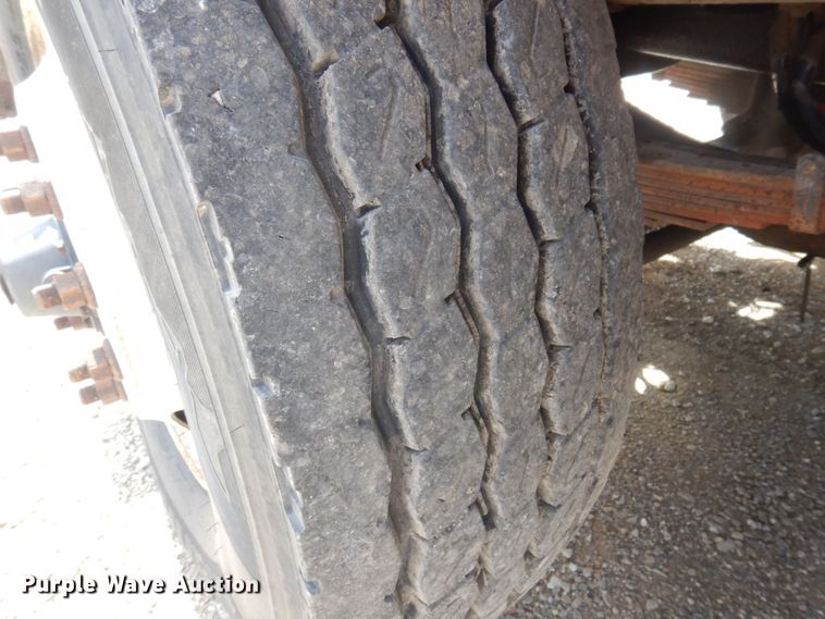 image for item DP0342 2005 International 7400  dump truck