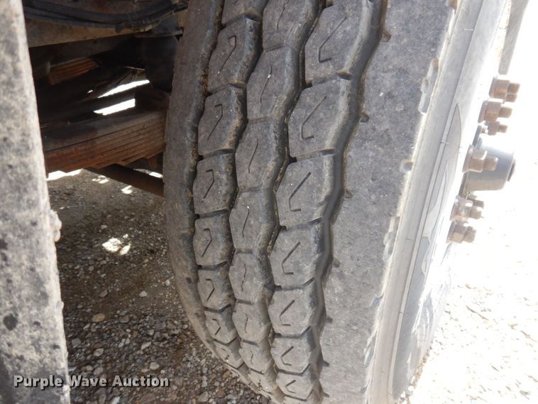 image for item DP0342 2005 International 7400  dump truck