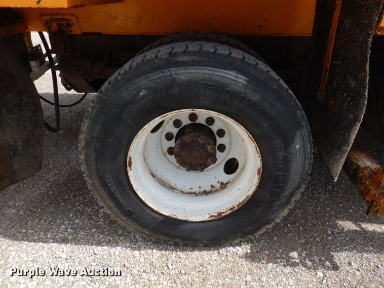 image for item DP0342 2005 International 7400  dump truck