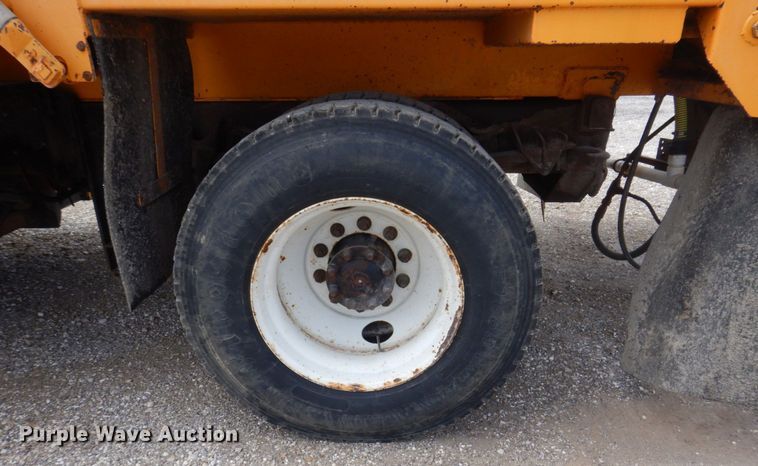 image for item DP0342 2005 International 7400  dump truck