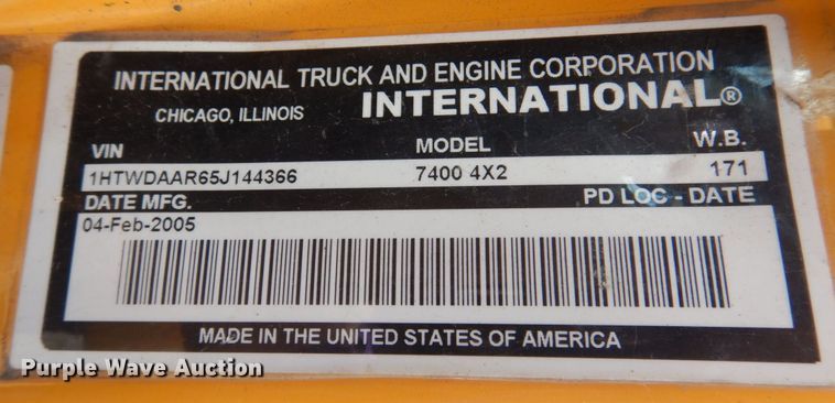 image for item DP0342 2005 International 7400  dump truck