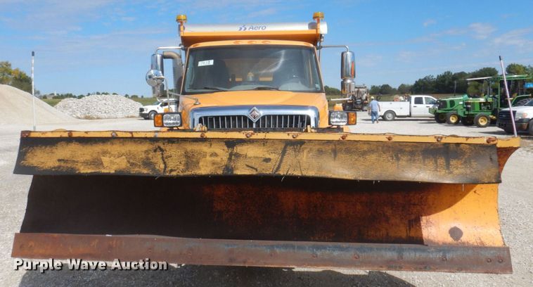image for item DP0347 2006 International 7400  dump truck