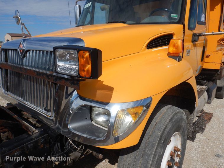 image for item DP0347 2006 International 7400  dump truck